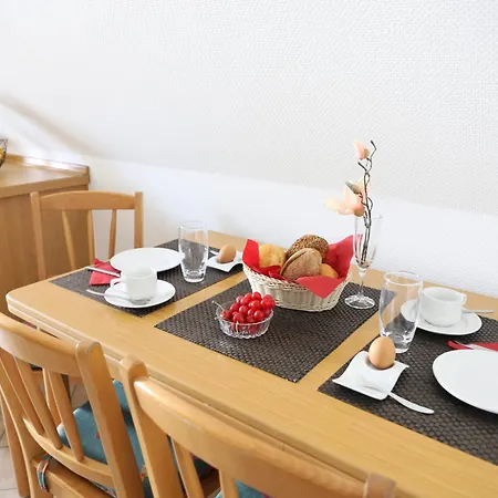 Geraeumiges 2-zimmer-appartement Fuer 4 Personen Und Schoenem Gemeinschaftsgarten Westerland