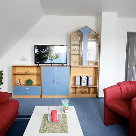 Geraeumiges 2-zimmer-appartement Fuer 4 Personen Und Schoenem Gemeinschaftsgarten Westerland