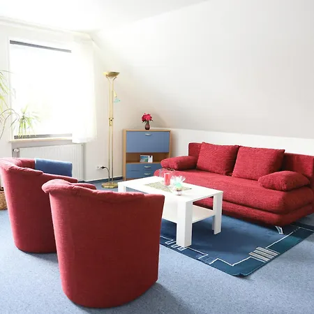 Geraeumiges 2-zimmer-appartement Fuer 4 Personen Und Schoenem Gemeinschaftsgarten Appartement